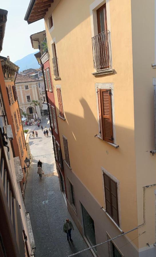 Daisy House: Nice Attic In The Historical Center Saló Exterior foto