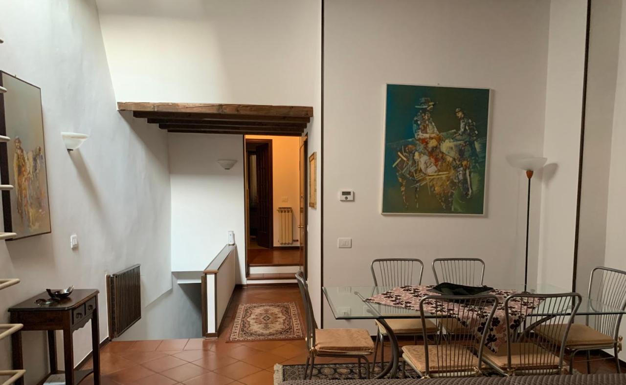 Daisy House: Nice Attic In The Historical Center Saló Exterior foto