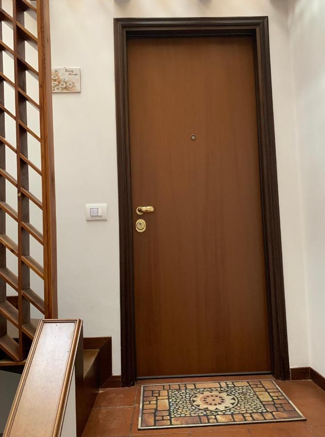 Daisy House: Nice Attic In The Historical Center Saló Exterior foto